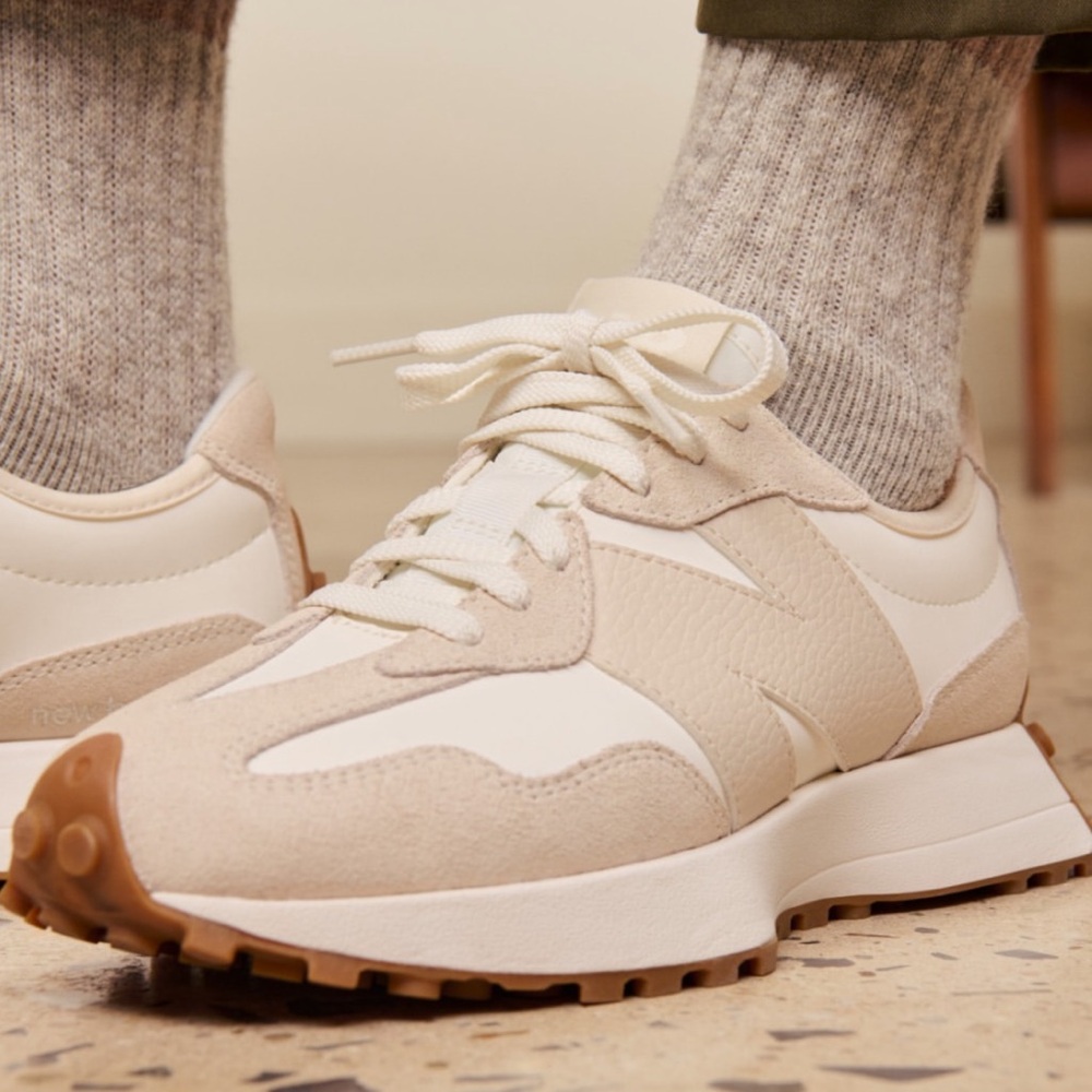 New Balance Womens 327 Casual Sneakers Ws327NKD - Picture 2 of 8